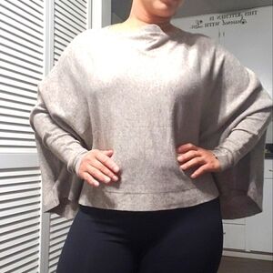 NWT CHICWISH, Top Bat Sleeve, Size M/L